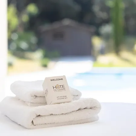 Villa Familiale Proche Plage&forêt Avec Piscine Privée à Sur