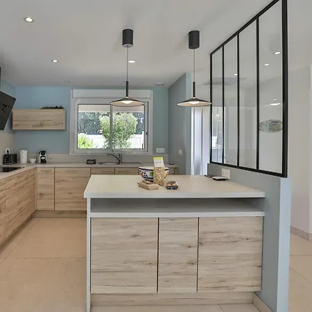 Villa Familiale Proche Plage&forêt Avec Piscine Privée à Sur *