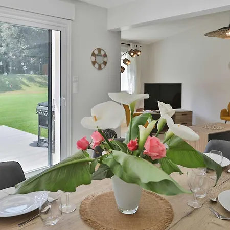 Familiale Proche Plage&forêt Avec Piscine Privée à Sur