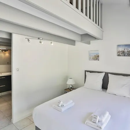 Familiale Proche Plage&forêt Avec Piscine Privée à Sur Villa