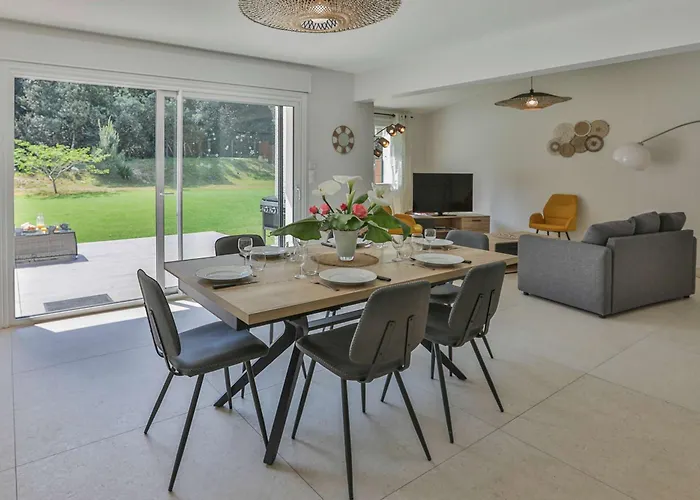 Familiale Proche & Foret Avec Piscine Privee A Sur Villa